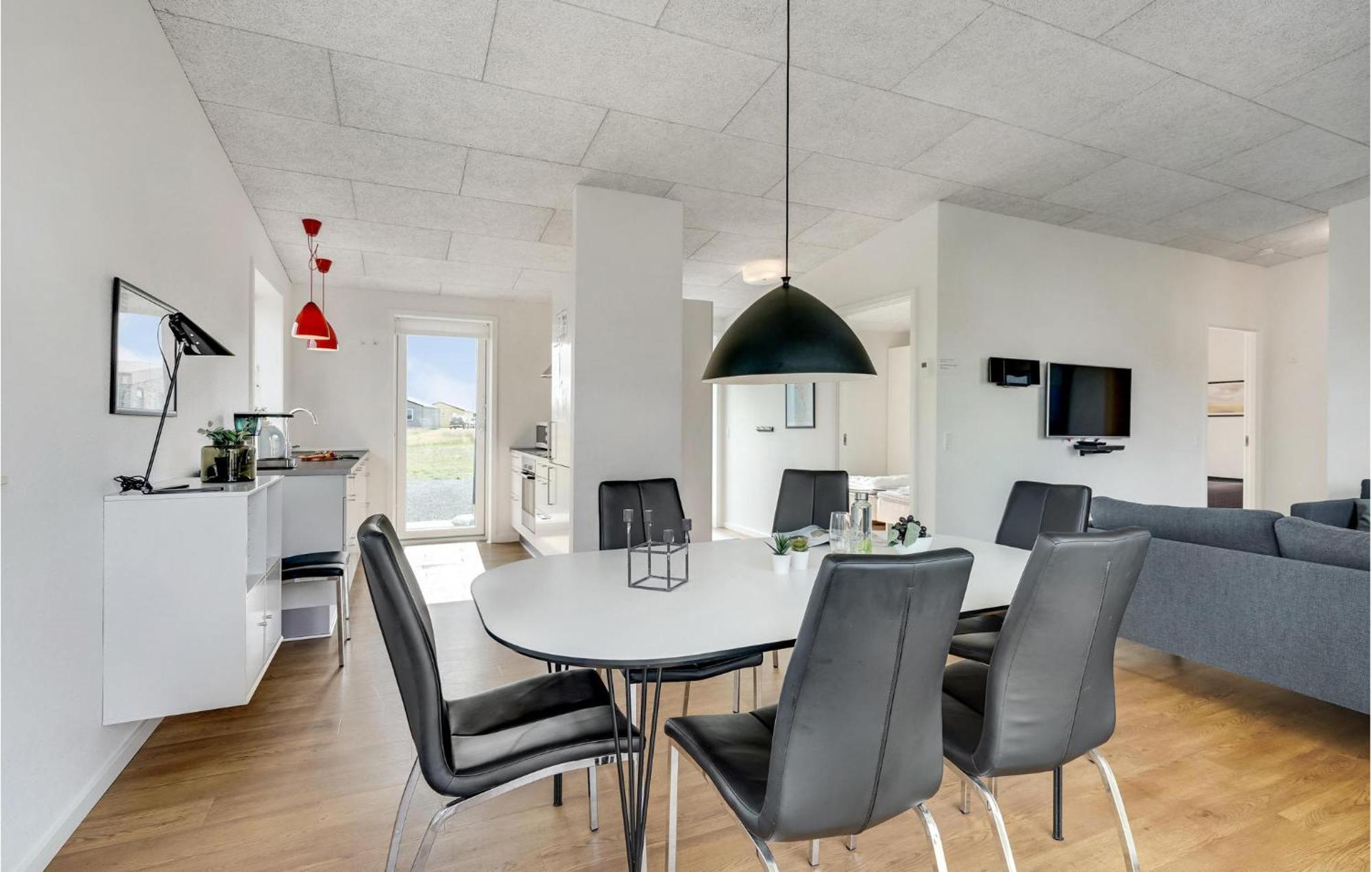 Gorgeous Home In Ringkobing With House A Panoramic View Sondervig Luaran gambar